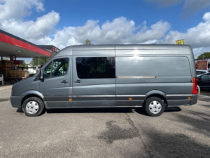 2017 Volkswagen Crafter 2.0 Tdi Bluemotion Tech Cr35 Panel Van 5dr Diesel Manual L3 H3 (205 G/km, 108 Bhp) in Grey — image 2