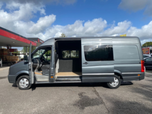 2017 Volkswagen Crafter 2.0 Tdi Bluemotion Tech Cr35 Panel Van 5dr Diesel Manual L3 H3 (205 G/km, 108 Bhp) in Grey — image 3