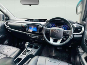 2018 Toyota Hilux 2.4 D-4d Invincible Auto 4WD Euro 6 (s/s) 4dr (tss, 3.5t) in Grey — image 6