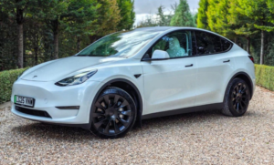 2025 Tesla Model Y (dual Motor) Long Range Auto 4wde 5dr in White — image 2