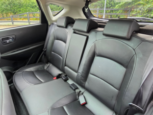 2013 Nissan Qashqai 1.6 Tekna SUV 5dr Petrol Manual 2WD Euro 5 (117 Ps) in Beige — image 5