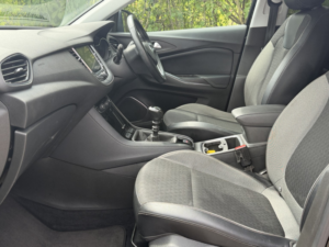 2018 Vauxhall Grandland X 1.2 Turbo Sport Nav in Black — image 5