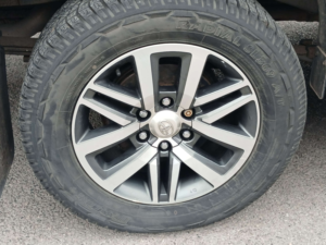2018 Toyota Hilux 2.4 Hi-Luxury Invincible D-4d 4WD Double Cab Auto 4WD 5dr in Silver — image 5