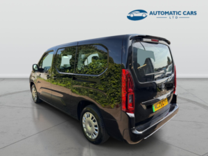 2025 Vauxhall Combo Life Design Xl Seven Seater in Black — image 4