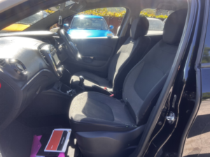 2016 Renault Captur 0.9 Dynamique S Nav Tce 90 in Black — image 4