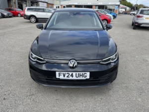 2024 Volkswagen Golf 1.0 Tsi Life in Black — image 4