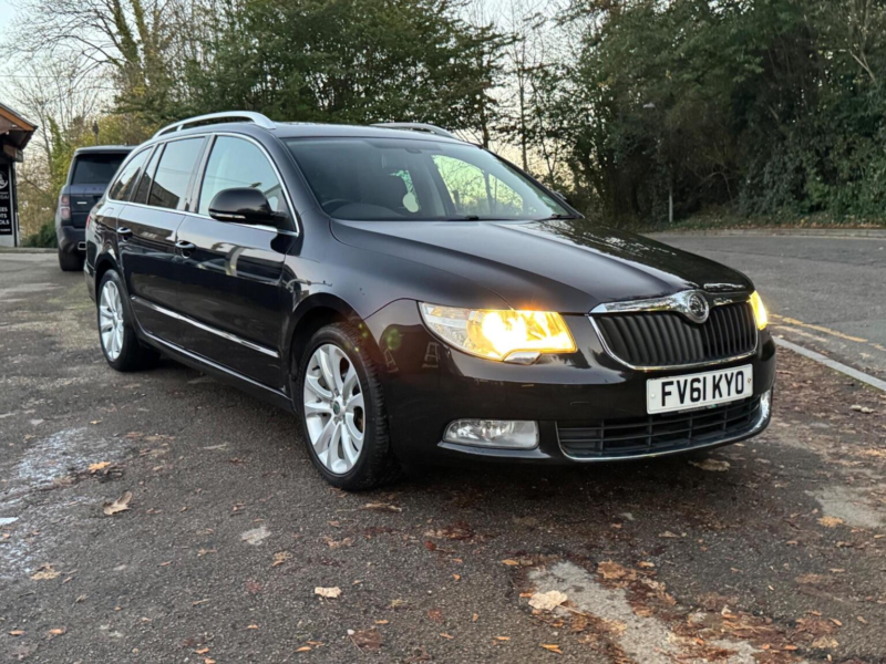 2011 Skoda Superb 1.6 Tdi Se Plus Euro 5 5dr in Black — image 1