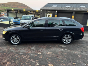 2011 Skoda Superb 1.6 Tdi Se Plus Euro 5 5dr in Black — image 4