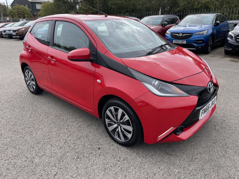 2016 Toyota Aygo 1.0 Vvt-I X-Play in Red — image 1