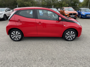 2016 Toyota Aygo 1.0 Vvt-I X-Play in Red — image 5