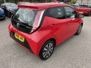2016 Toyota Aygo 1.0 Vvt-I X-Play in Red — image 6