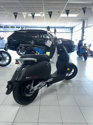 2025 Vmoto Cux Moped Electric Automatic (4 Ps) in Black — image 3