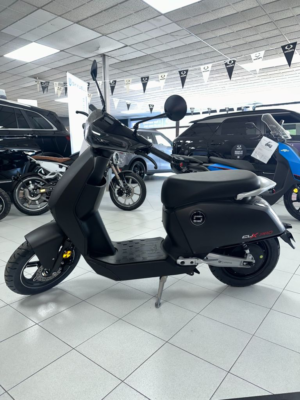 2025 Vmoto Cux Moped Electric Automatic (4 Ps) in Black — image 5