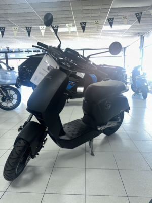 2025 Vmoto Cux Moped Electric Automatic (4 Ps) in Black — image 6