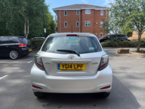 2014 Toyota Yaris 1.33 Dual Vvt-I Icon Plus Multidrive S Euro 5 5dr in Silver — image 5