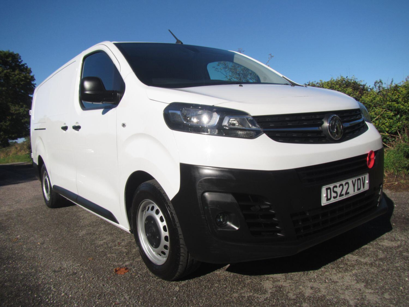 2022 Vauxhall Vivaro 1.5 Turbo Diesel 2900 Dynamic L2h1 - Damaged Cat S - Drive Away in White — image 1