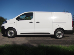 2022 Vauxhall Vivaro 1.5 Turbo Diesel 2900 Dynamic L2h1 - Damaged Cat S - Drive Away in White — image 4