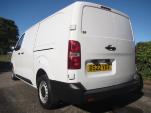 2022 Vauxhall Vivaro 1.5 Turbo Diesel 2900 Dynamic L2h1 - Damaged Cat S - Drive Away in White — image 5