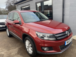 2015 Volkswagen Tiguan 2.0 Tdi Bluemotion Tech Match DSG 4WD in Red — image 6