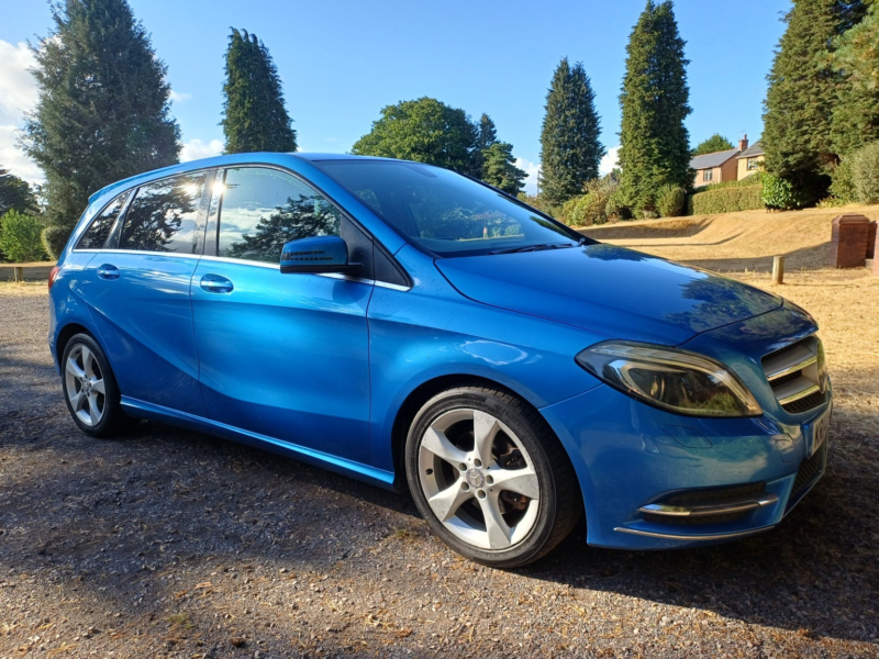 2014 Mercedes-Benz B Class 1.5 B180 Cdi Sport in Blue — image 1