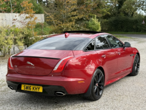 2016 Jaguar Xj 3.0 D V6 R-Sport in Red — image 3
