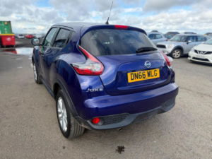 2016 Nissan Juke 1.6 N-Connecta Xtron Euro 6 5dr in Blue — image 4