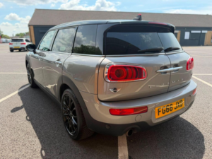 2016 MINI Clubman 1.5 Cooper Euro 6 (s/s) 6dr in Silver — image 3