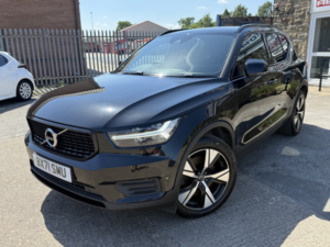 2021 Volvo Xc40 1.5 R-Design T4 Plug-In Hybrid Fwd in Black — image 2