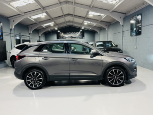 2021 Vauxhall Grandland X 1.2 Turbo Elite Nav in Grey — image 6