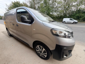 2022 Vauxhall Vivaro Electric 3100 75kwh Dynamic Auto L1 H1 5dr in Grey — image 3