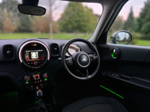 2017 MINI Countryman 1.5 Cooper Auto Euro 6 (s/s) 5dr in White — image 3