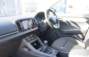 2019 Skoda Karoq 1.0 Tsi Se Technology Euro 6 (s/s) 5dr in Black — image 3