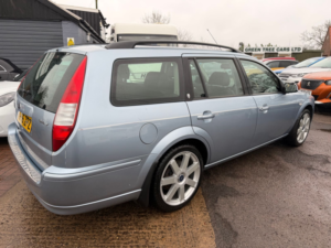 2006 Ford Mondeo 2.0 Ghia X Estate 5dr Petrol Manual (193 G/km, 143 Bhp) in Blue — image 6