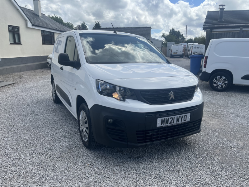 2021 Peugeot Partner 1.5 Bluehdi 1000 Professional in White — image 1