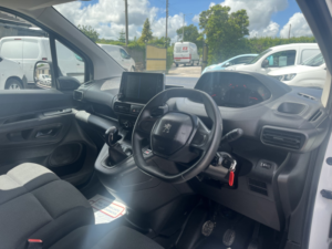 2021 Peugeot Partner 1.5 Bluehdi 1000 Professional in White — image 3