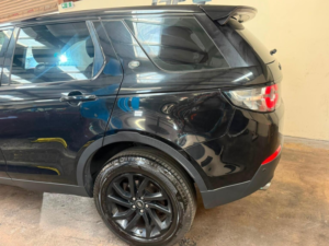 2018 Land Rover Discovery Sport 2.0 Td4 Se Tech Auto 4WD Euro 6 (s/s) 5dr in Black — image 6