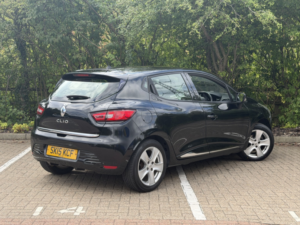 2015 Renault Clio 1.2 Dynamique Medianav 1.2 16v 75 in Black — image 3