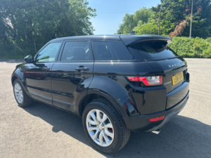 2016 Land Rover Range Rover Evoque 2.0 Td4 Se Tech in Black — image 4