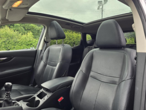 2016 Nissan Qashqai 1.2 Dig-T Tekna SUV 5dr Petrol Manual 2WD Euro 6 (s/s) (115 Ps) in Silver — image 3