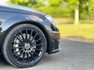 2013 Mercedes-Benz C Class 6.3 C63 V8 Amg Edition 125 Spds Mct Euro 5 2dr in Black — image 5