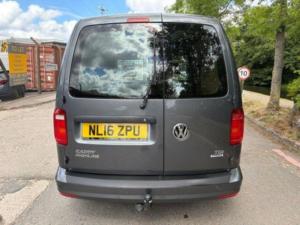 2016 Volkswagen Caddy 2.0 Tdi C20 Bluemotion Tech Highline Swb Euro 6 (s/s) 5dr in Grey — image 6