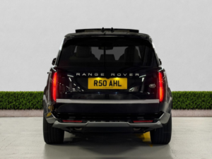 2023 Land Rover Range Rover 4.4 P530 V8 Autobiography SUV 5dr Petrol Auto 4WD Euro 6 (s/s) (lwb) (530 Ps) in Black — image 6