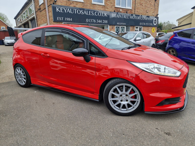 2016 Ford Fiesta 1.6t Ecoboost St-3 Hatchback 3dr Petrol Manual Euro 6 (182 Ps) in Orange — image 1