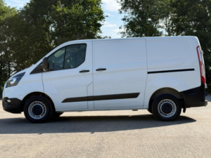 2019 Ford Transit Custom 2.0 300 Ecoblue L1 H1 Euro 6 5dr in White — image 4