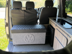 2014 Volkswagen Transporter in Silver — image 4