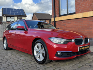 2016 BMW 3 Series 2.0 320i Sport Touring in Red — image 4