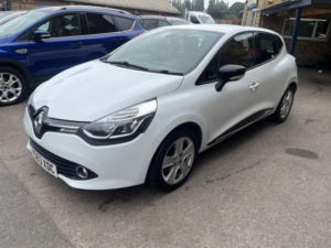 2013 Renault Clio 1.2 16v Dynamique Medianav Euro 5 5dr in White — image 3