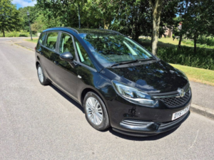 2017 Vauxhall Zafira Tourer 1.4i Turbo Design MPV 5dr Petrol Manual Euro 6 (140 Ps) in Multicolour — image 3