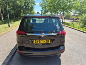 2017 Vauxhall Zafira Tourer 1.4i Turbo Design MPV 5dr Petrol Manual Euro 6 (140 Ps) in Multicolour — image 4