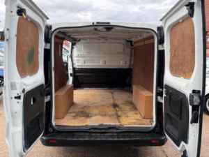 2015 Renault Trafic 1.6 Dci 27 Business Swb Standard Roof Euro 5 5dr in White — image 5